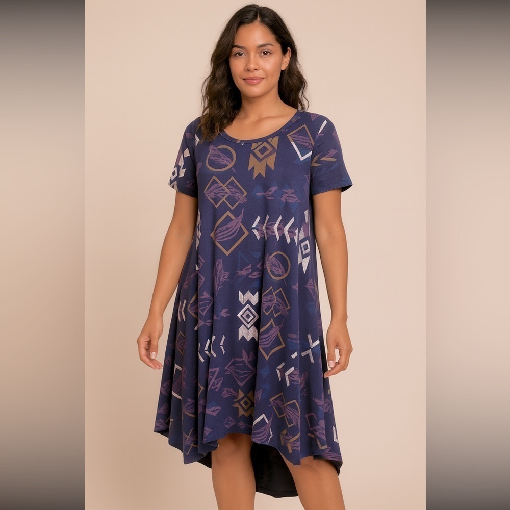 Lularoe Swing Dress Size Medium Navy Scoop Neckline Short Sleeve Relaxed Fit